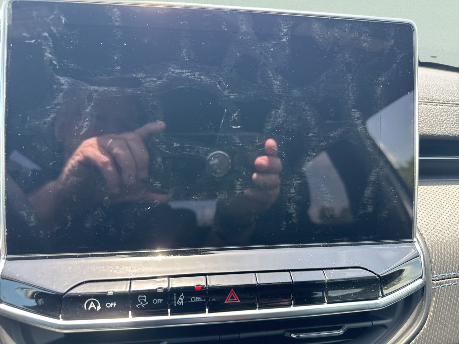 New 2026 Bright White Clearcoat Jeep Latitude image 34