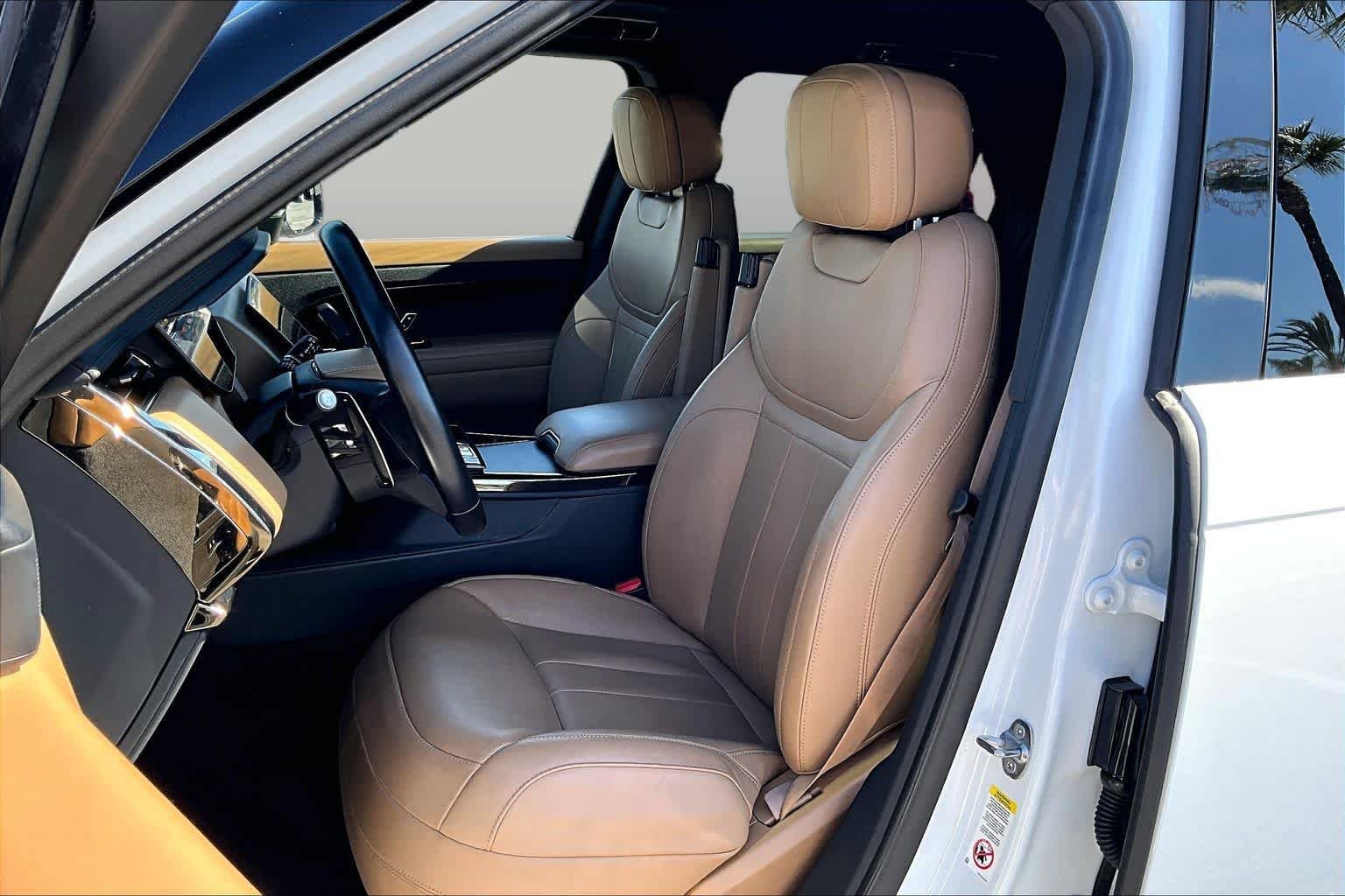 Pre-Owned 2024 Land Rover Range Rover Sport SE