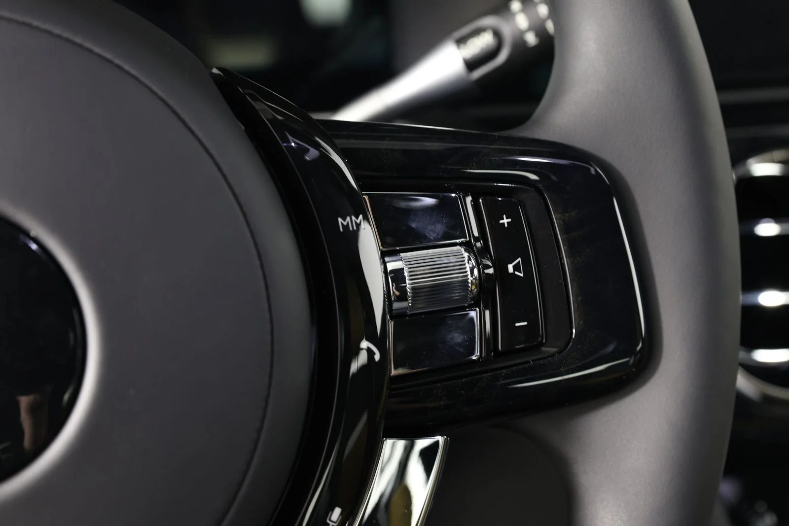 New 2026 Black Diamond Rolls-Royce  image 15