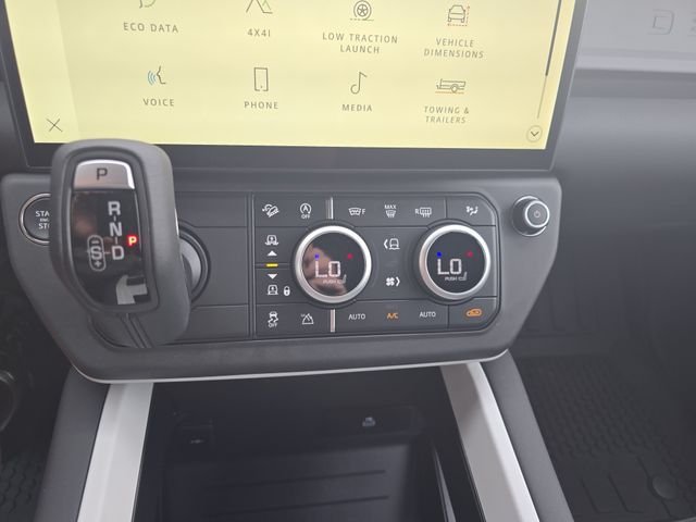 New 2026 Fuji White LAND ROVER S image 17