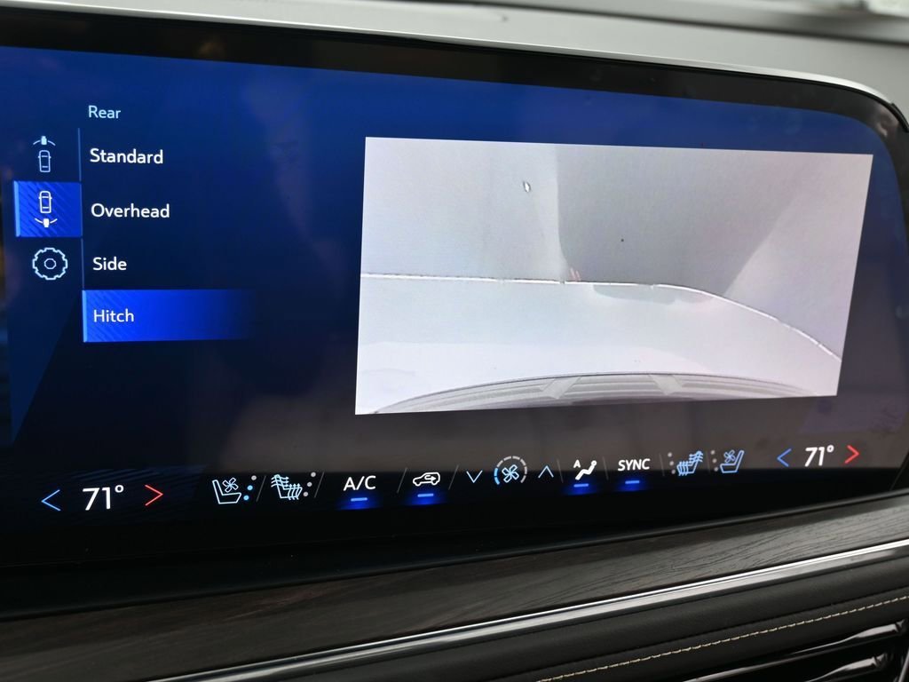 2025 Chevrolet Suburban Premier - Photo 24