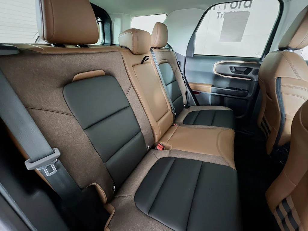 New 2025 Carbonized Gray Metallic Ford Outer Banks image 17