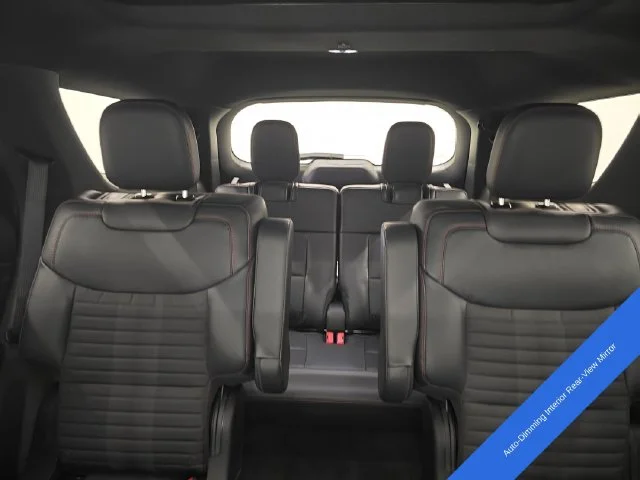 New 2026 Star White Metallic Tri-Coat Ford ST-Line image 28