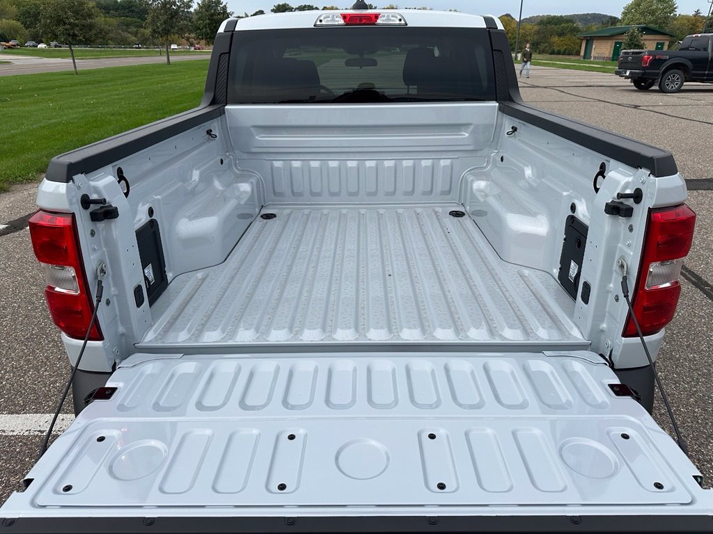 New 2026 Space White Metallic Ford XLT image 11