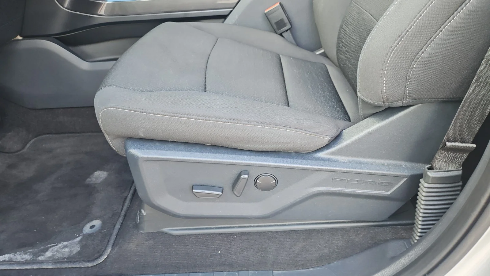 Used 2023 Silver Ford XLT image 14