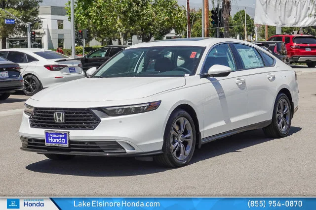New 2026 Platinum White Pearl Honda EX-L Hybrid image 4