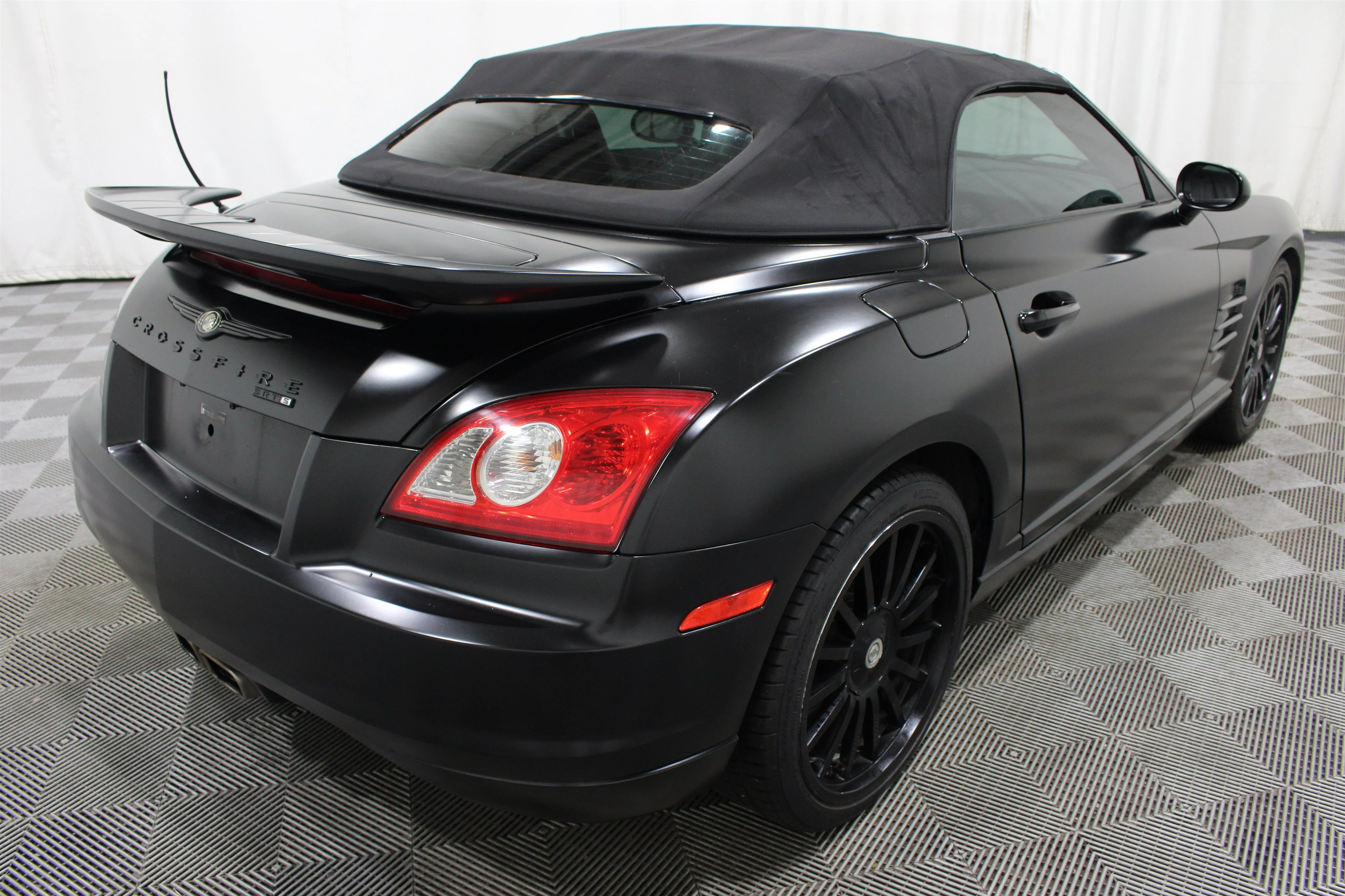 Used 2005 Black Chrysler SRT6 image 21