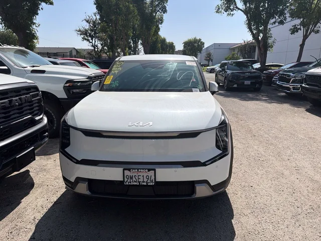 2024 Kia EV9 Light Long Range