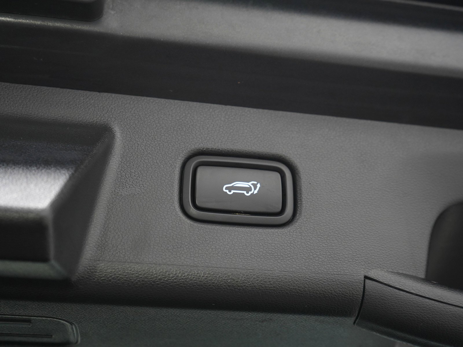 Used 2024 Dark Gray Metallic Hyundai SEL AWD *Ltd Avail* image 21