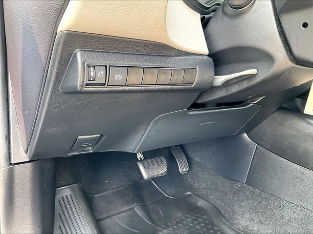 Used 2020 Celestite Toyota LE image 29