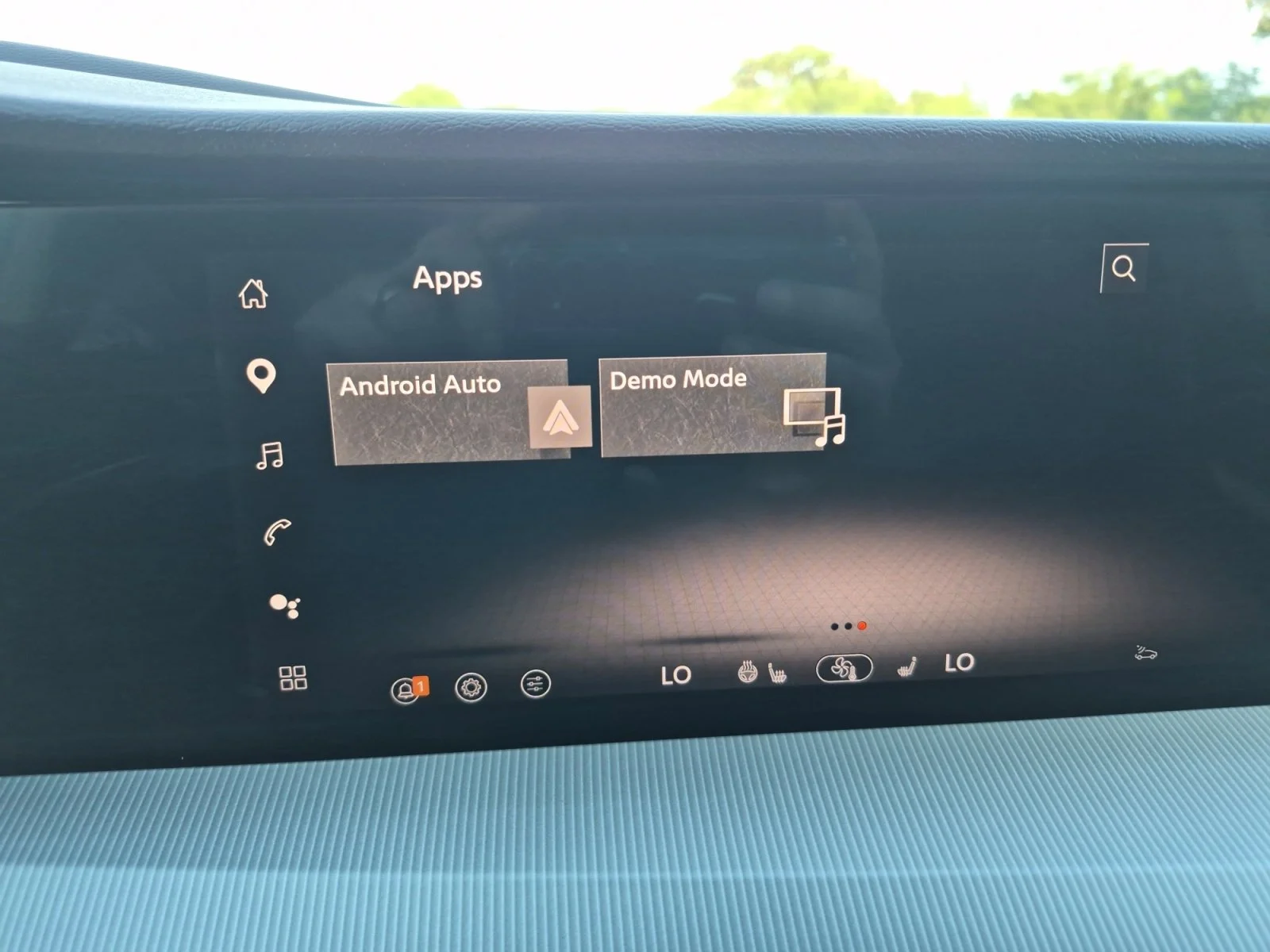 Used 2025 Everest White Pearl Tricoat Nissan SL image 16
