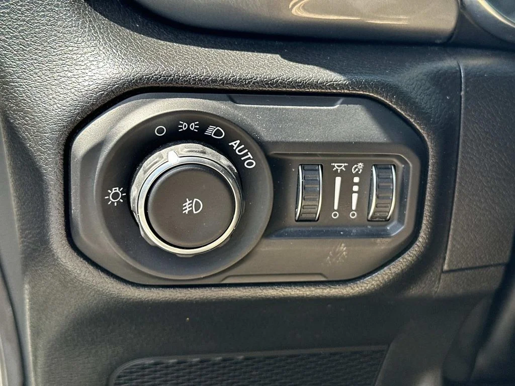 Used 2022 Gray Jeep Unlimited Sahara image 29