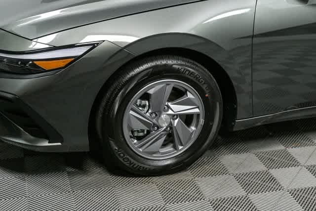 New 2026 Amazon Gray Hyundai SE image 10