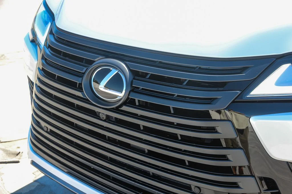 2026 Lexus LX 700h Luxury - Photo 7