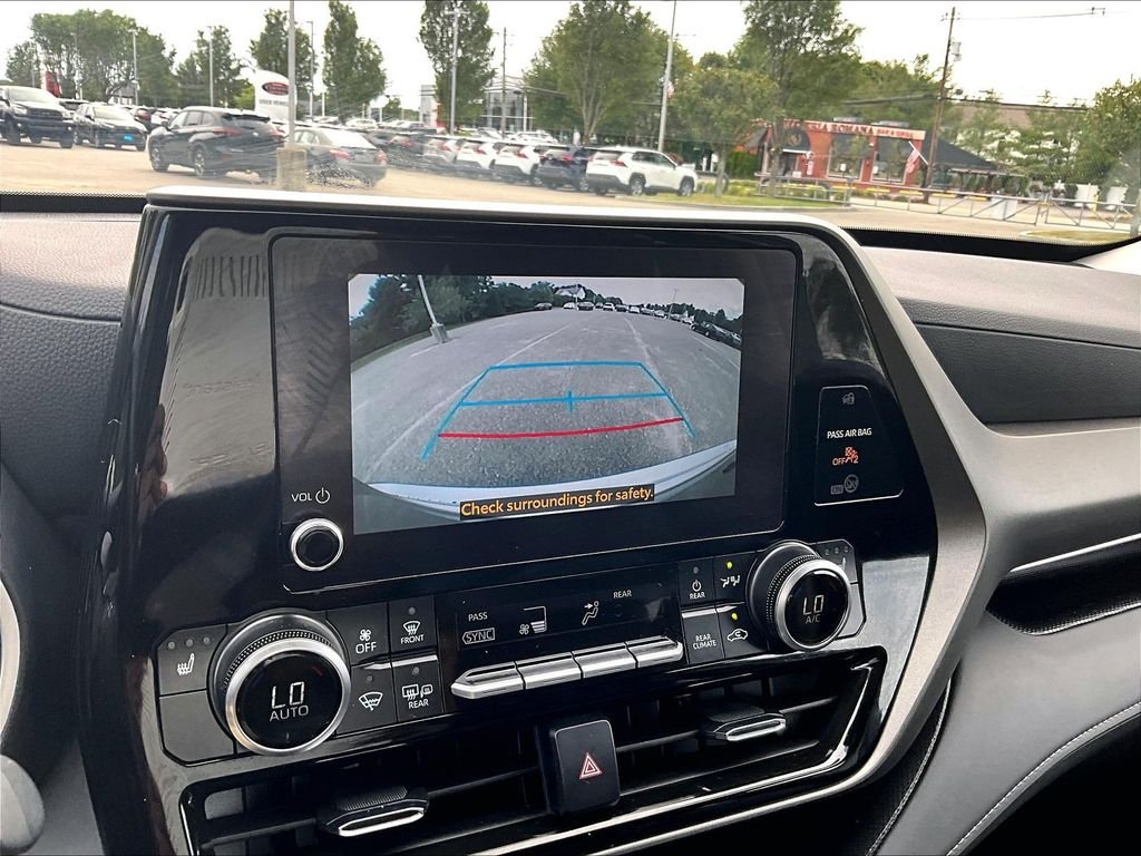 Used 2025 Silver Toyota XLE image 20