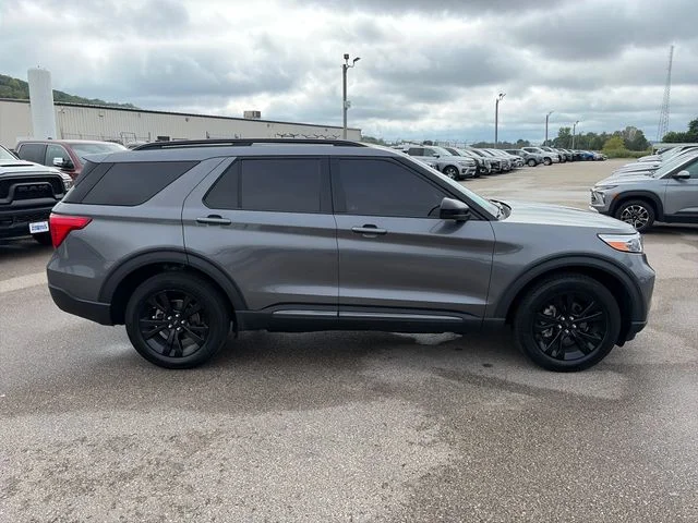 Used 2023 Gray Metallic Ford XLT image 9