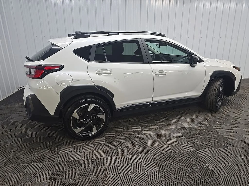 Used 2025 Crystal White Pearl Subaru Limited image 3