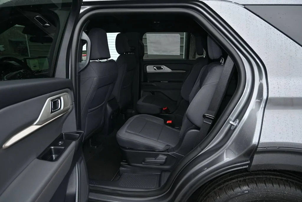 New 2027 Carbonized Gray Metallic Ford Active image 30