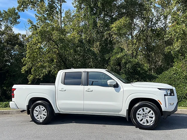 2024 Nissan Frontier Crew Cab SV 4x2
