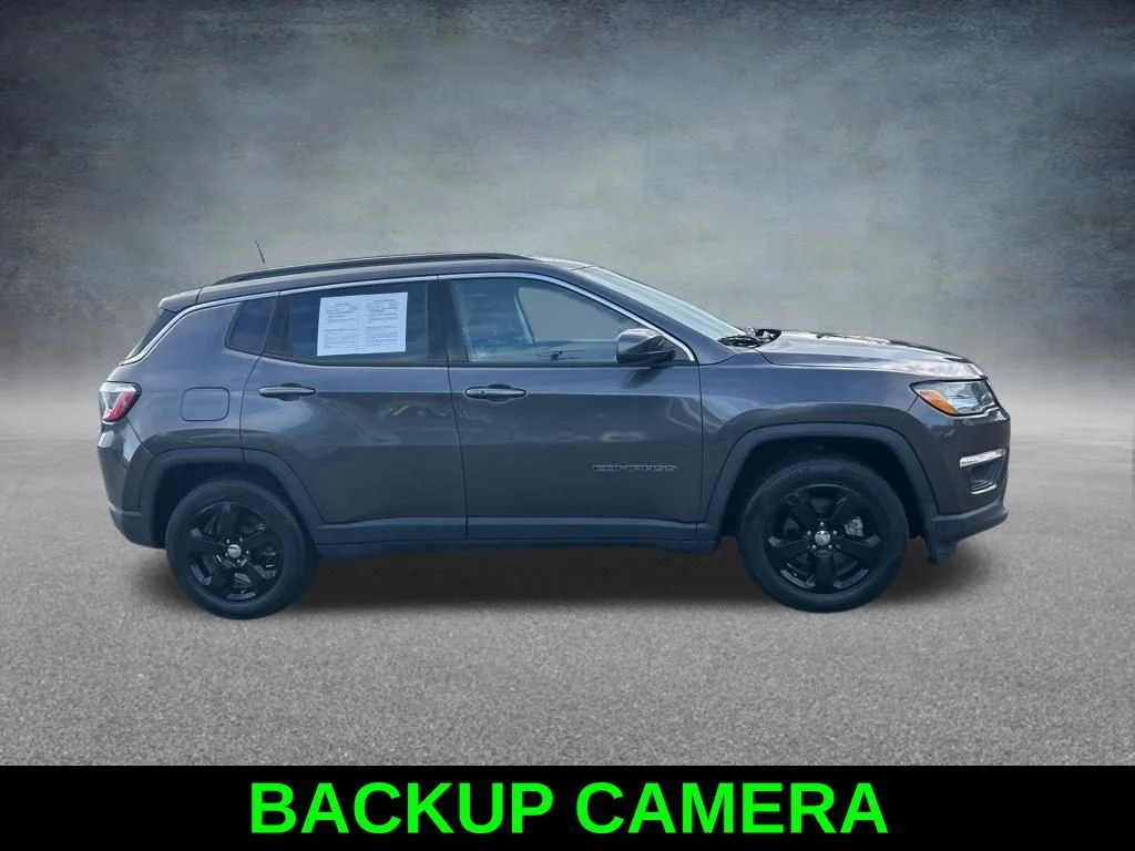 Used 2019 Gray Jeep Latitude image 4