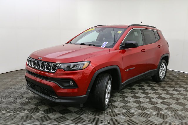 Used 2024 Red Jeep Latitude image 5