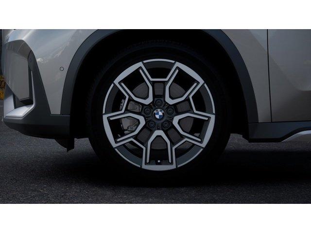 Used 2026 Space Silver Metallic BMW xDrive28i image 7