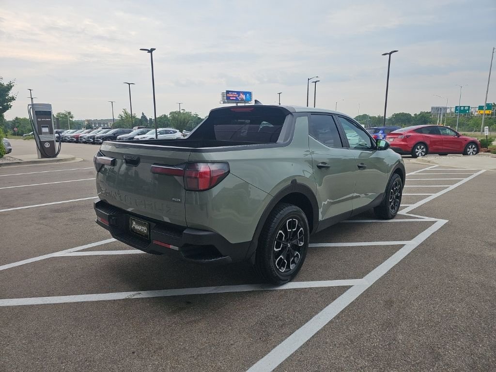 Used 2022 Green Hyundai SEL image 5