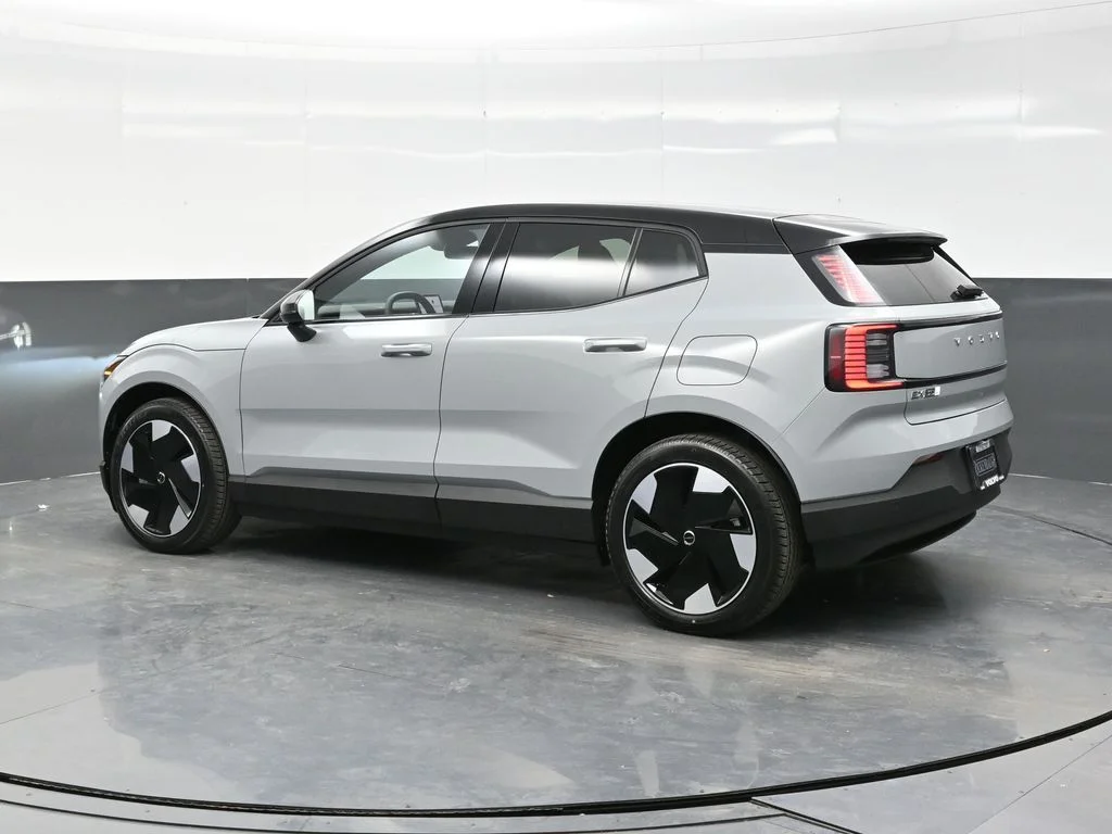 New 2026 Vapour Grey Volvo Twin Motor Performance Plus image 4
