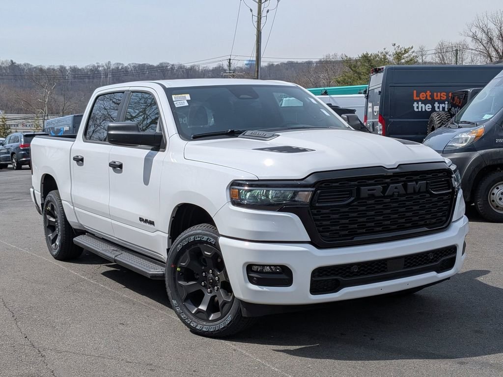 2026 RAM 1500 Express Crew Cab 4WD