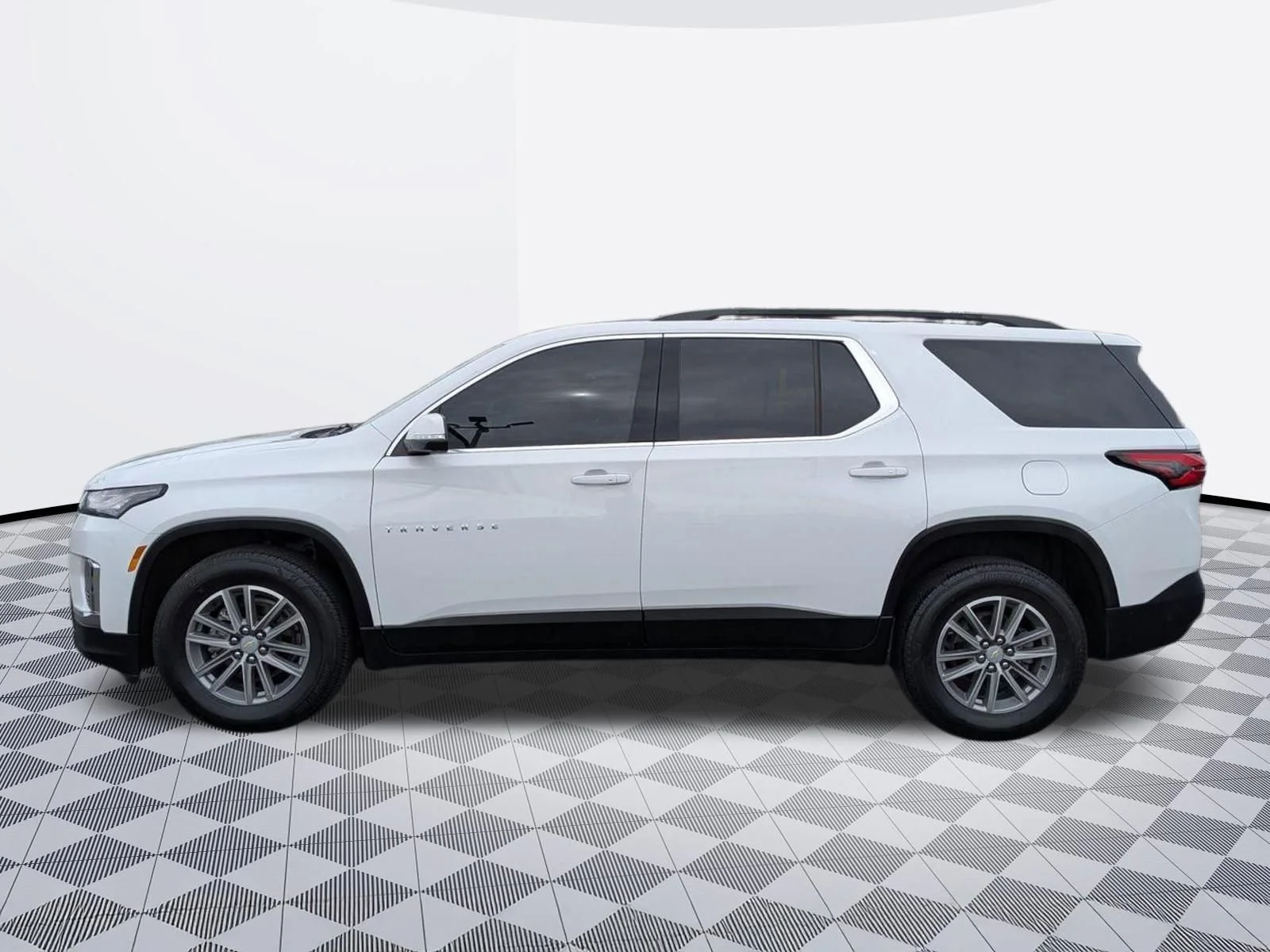 Used 2023 Summit White Chevrolet LT Cloth image 8