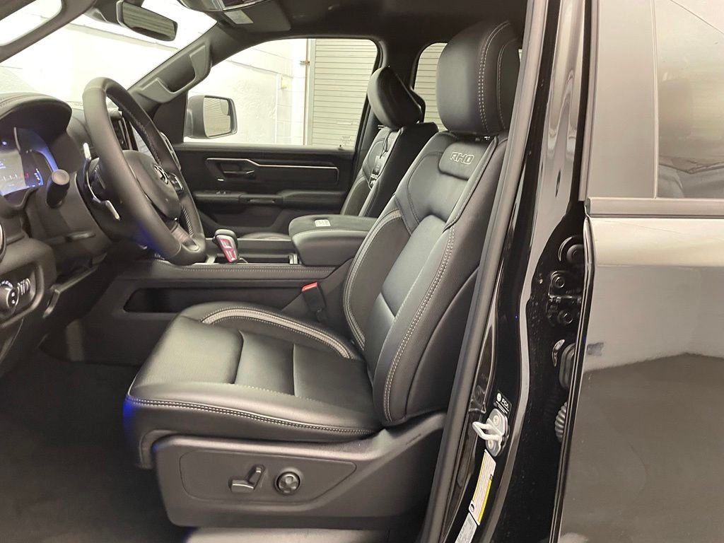 New 2026 Diamond Black Crystal Pearl-Coat Exterior Paint RAM RHO image 19
