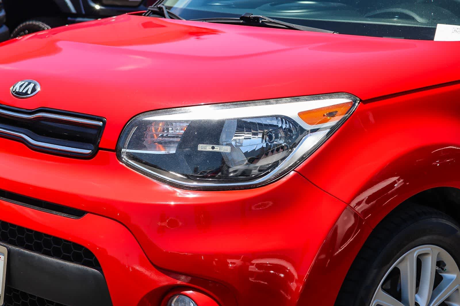 Used 2018 Inferno Red Kia + image 7