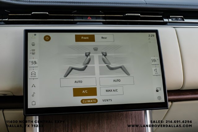 Used 2024  Land Rover SE image 32