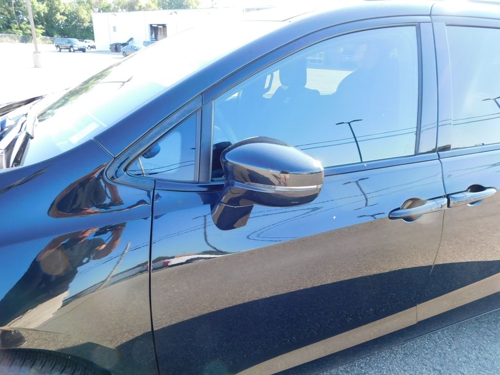 Used 2021 Black Chrysler Touring image 11
