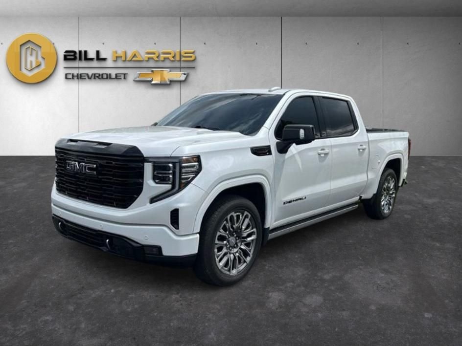 Used 2022 White GMC Denali image 1