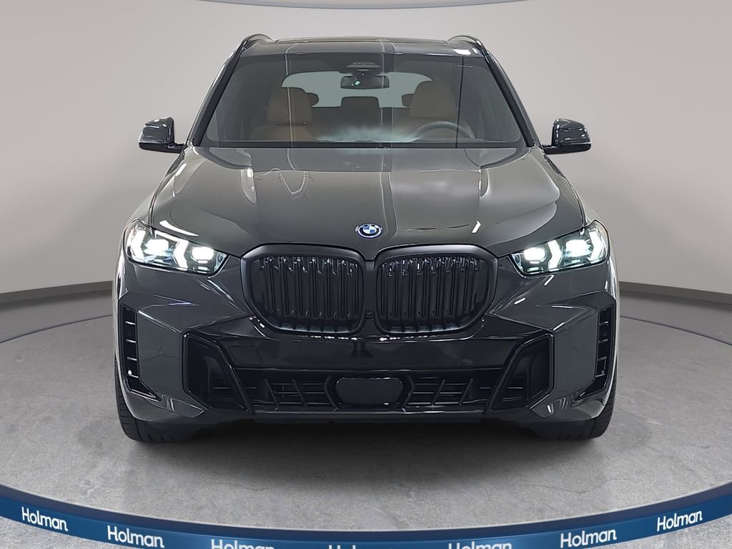 New 2026 Dravit Grey Metallic BMW xDrive50e image 2