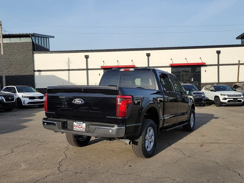 New 2026 Agate Black Metallic Ford XLT image 5