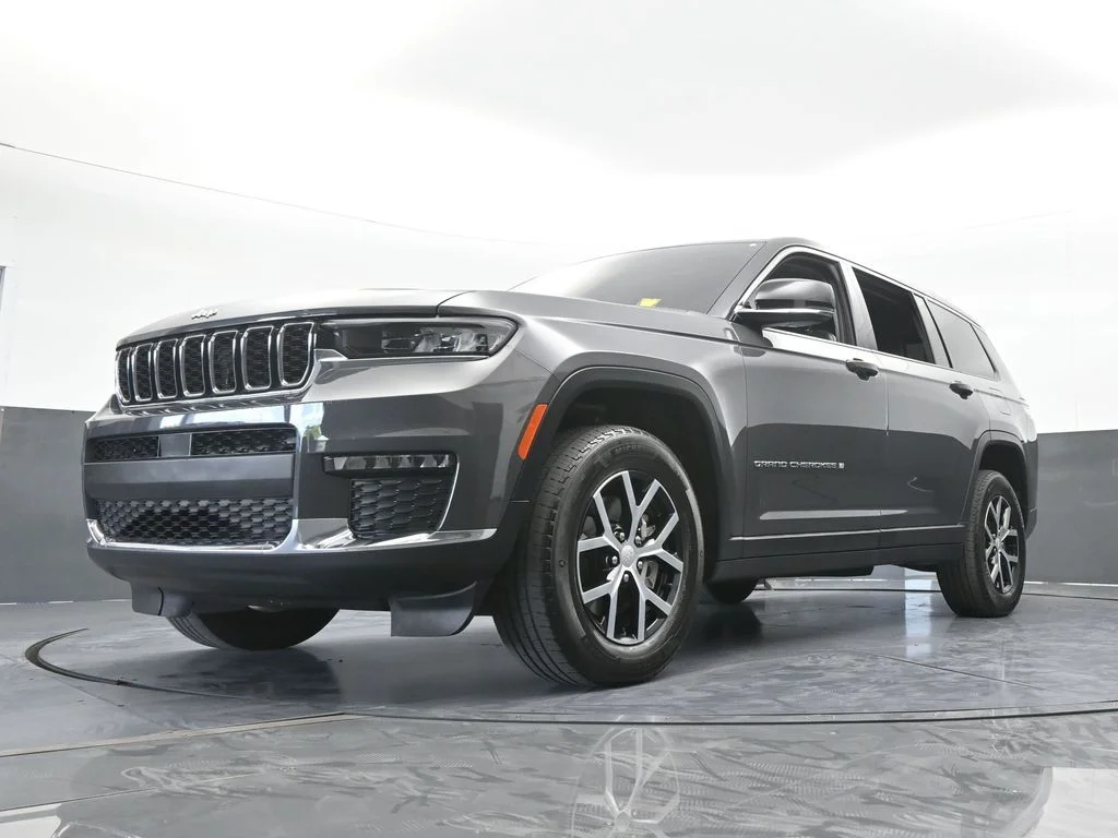 Used 2023 Baltic Gray Metallic Clearcoat Jeep Limited image 60