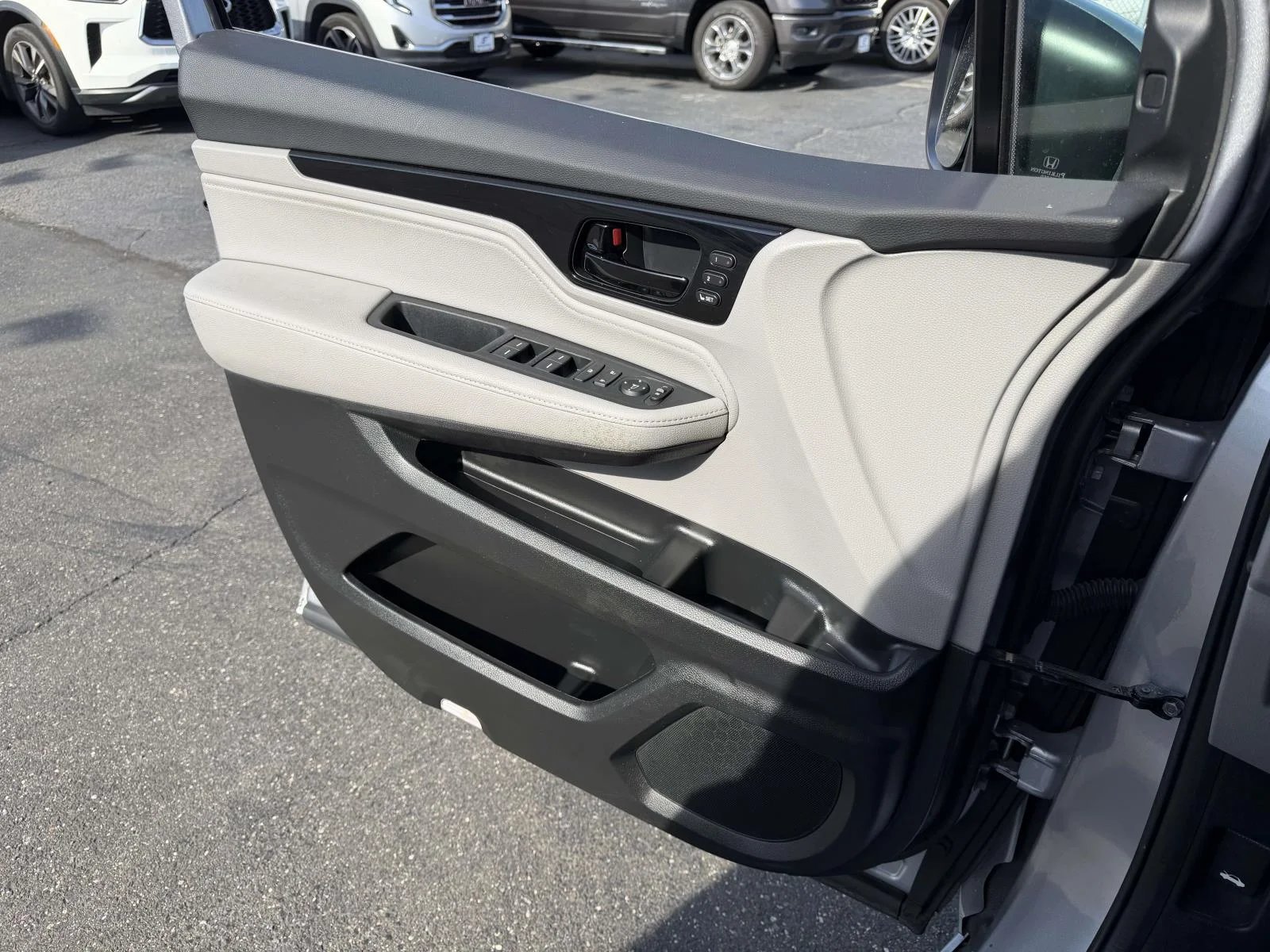 2023 Honda Odyssey Touring - Photo 28