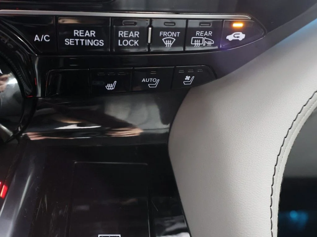 Used 2022 Silver Acura Advance image 54