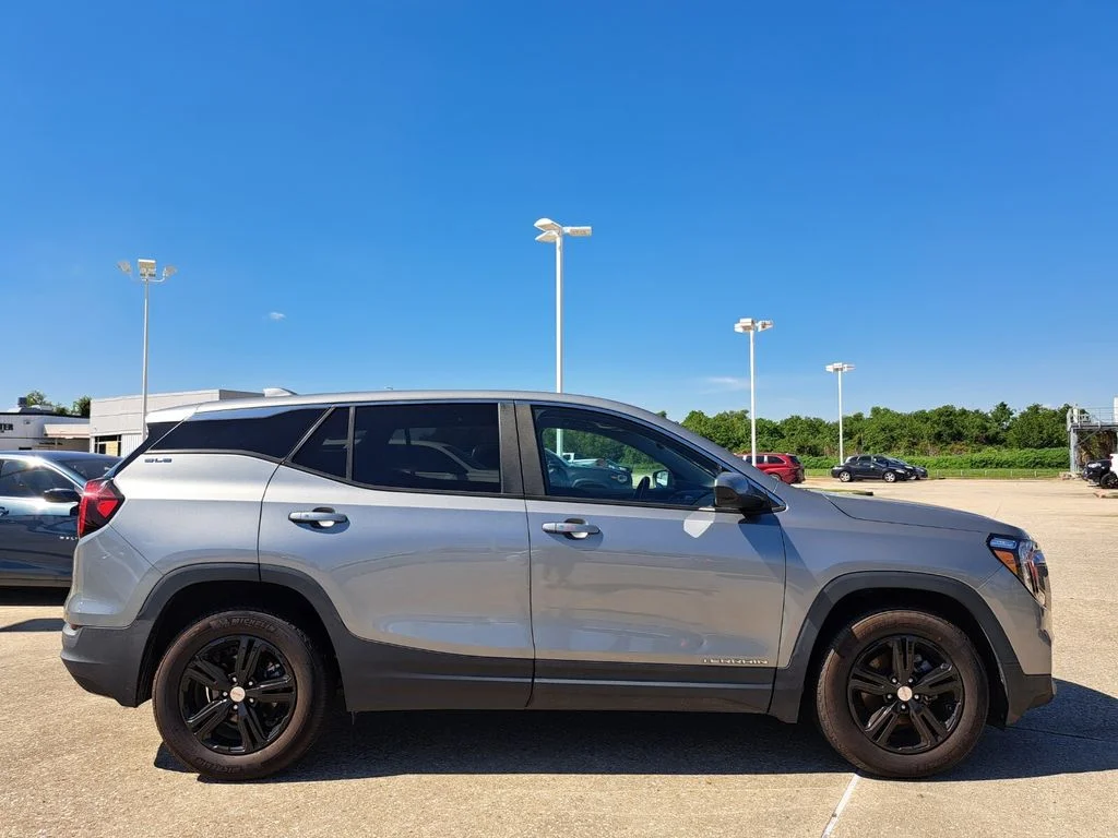 Used 2023 Silver GMC SLE image 4