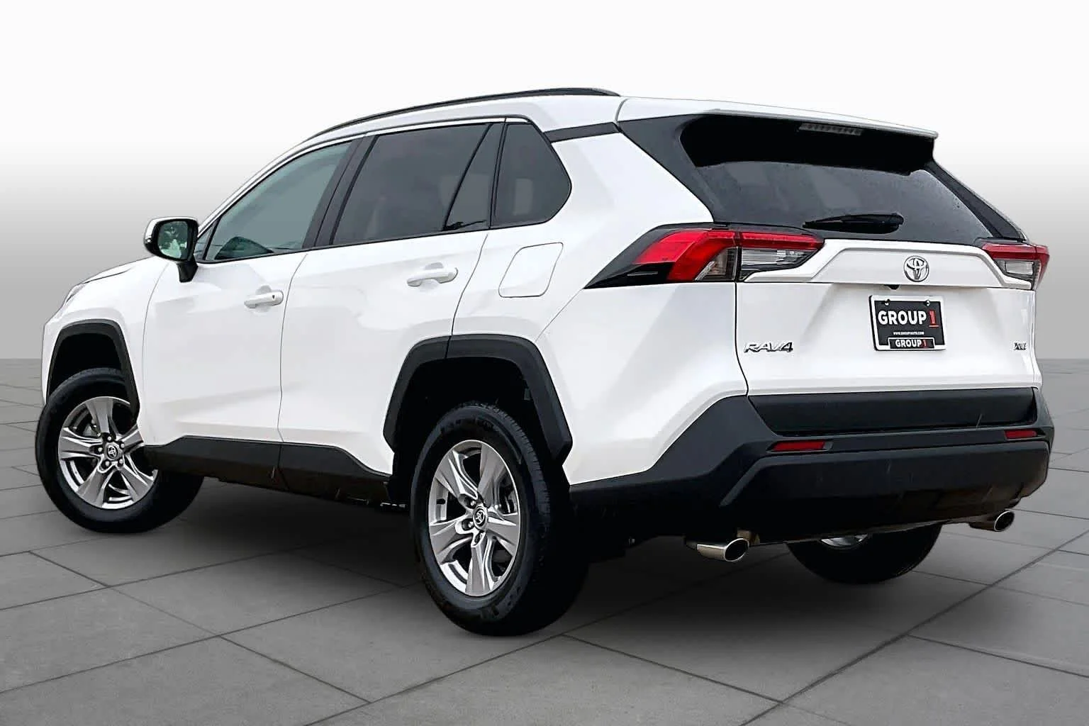 Used 2025 Ice Cap Toyota XLE image 11