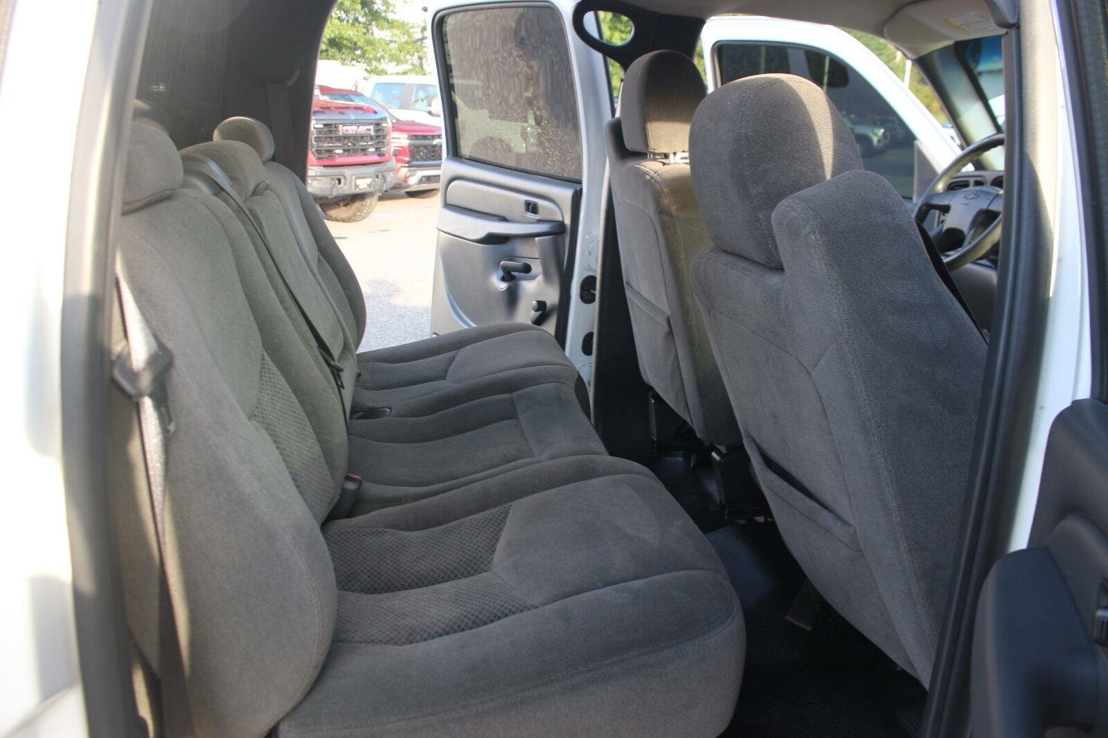 Used 2007 Summit White Chevrolet Work Truck image 26