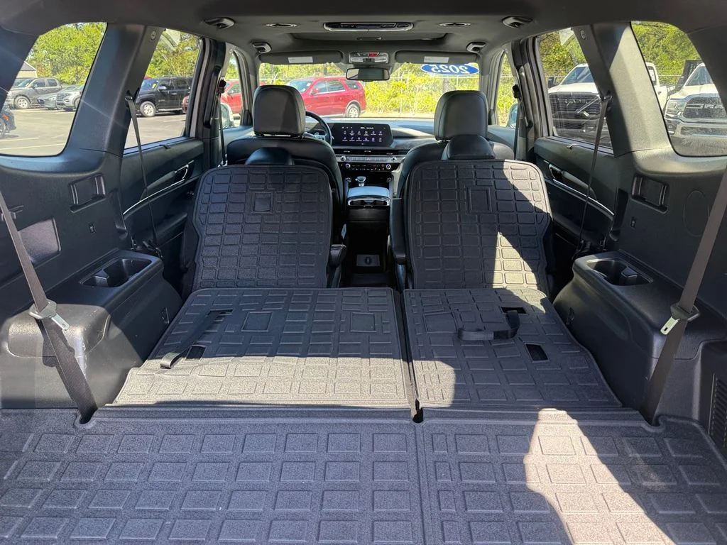 Used 2025 Gray Kia EX X-Line image 30