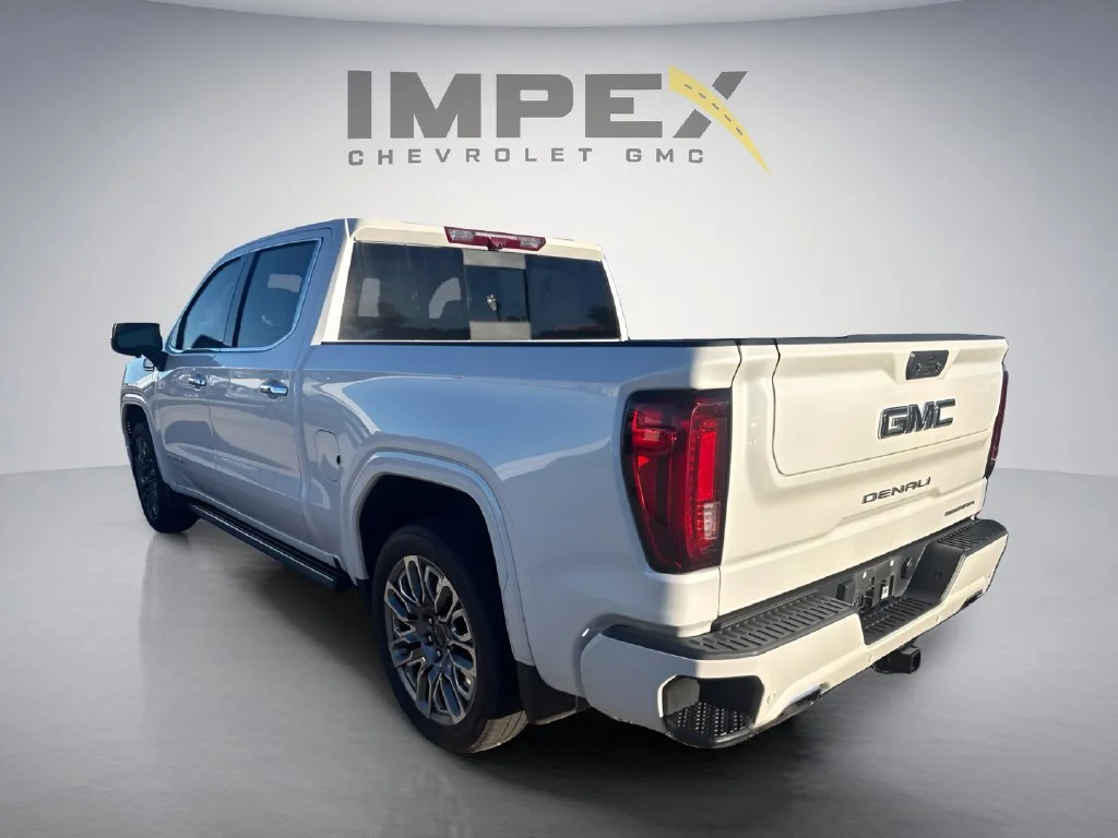 Used 2024 White Frost Tricoat GMC Denali Ultimate image 3