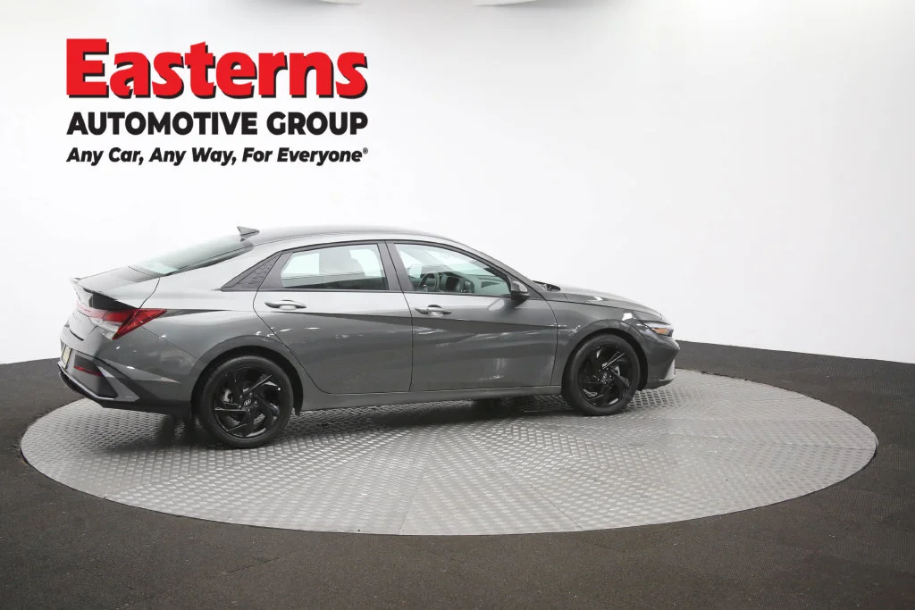 Used 2026 Gray Hyundai SEL Sport image 43