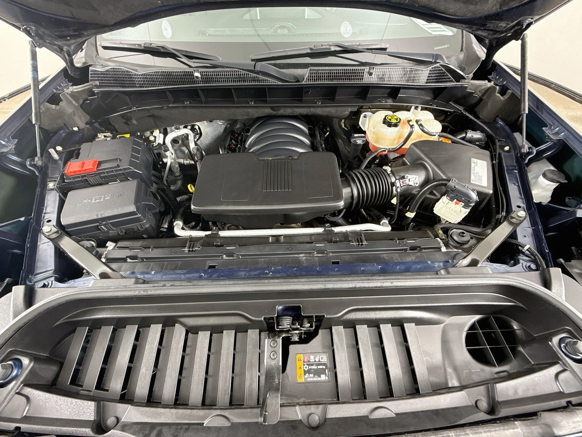 Used 2021 PACIFIC BLUE METALLIC GMC Elevation image 30