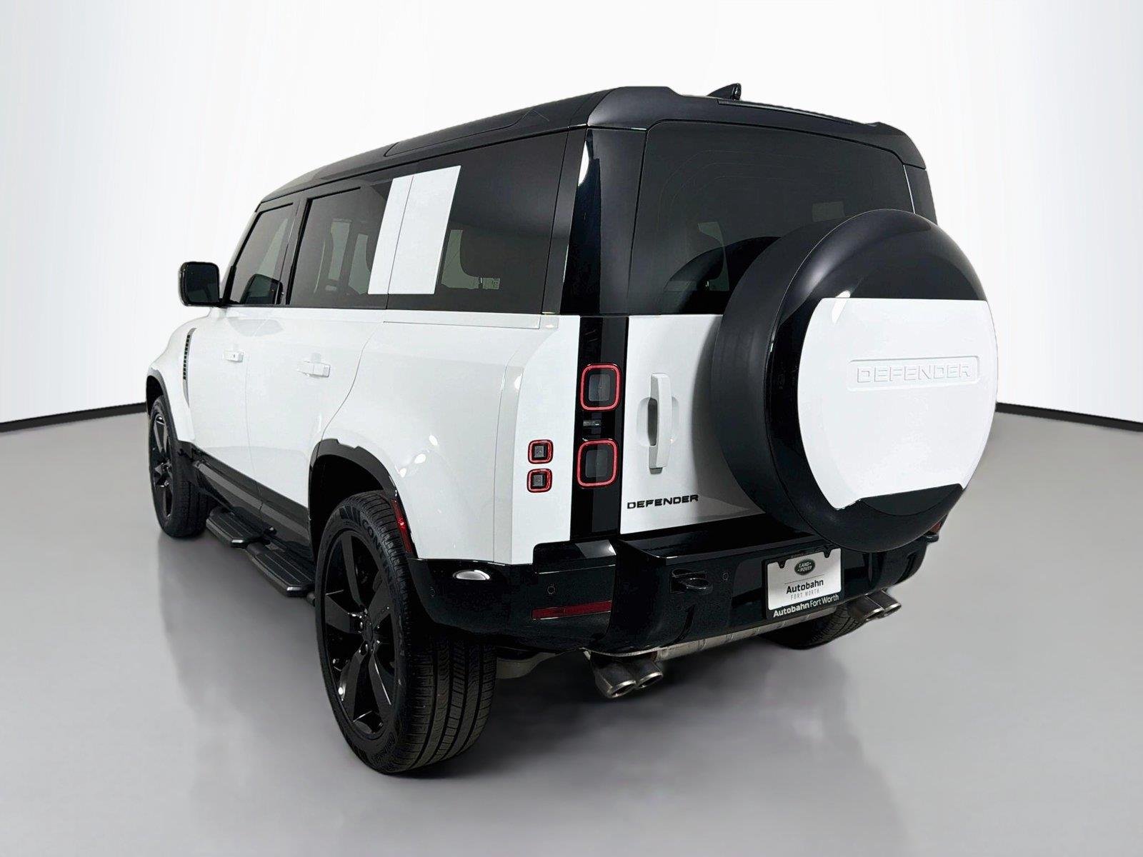 2026 Land Rover Defender V8 - Photo 7