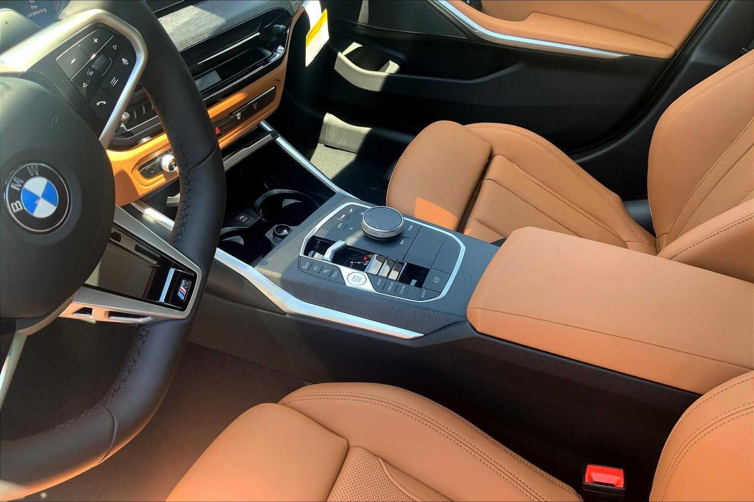 2025 BMW 3 Series 330i - Photo 8