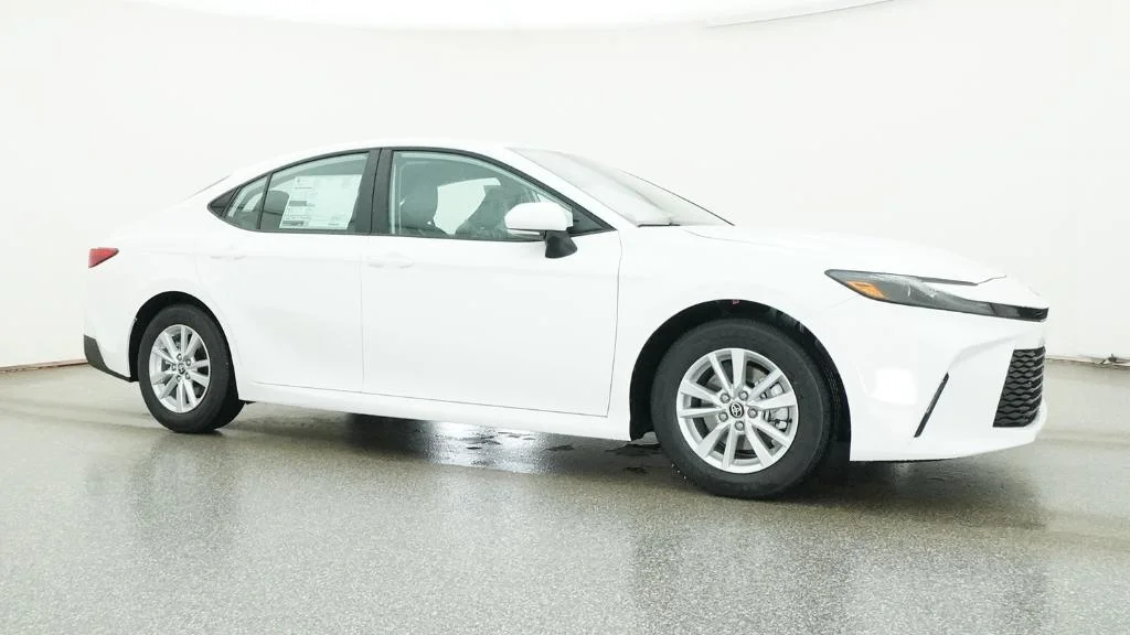 New 2026 Ice Cap Toyota LE image 18